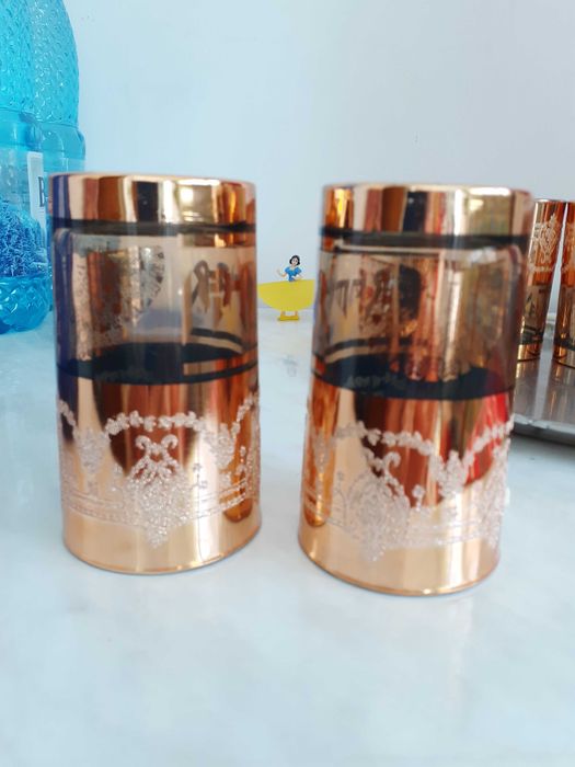 6 pahare bere nefolosite,aurii,model deosebit