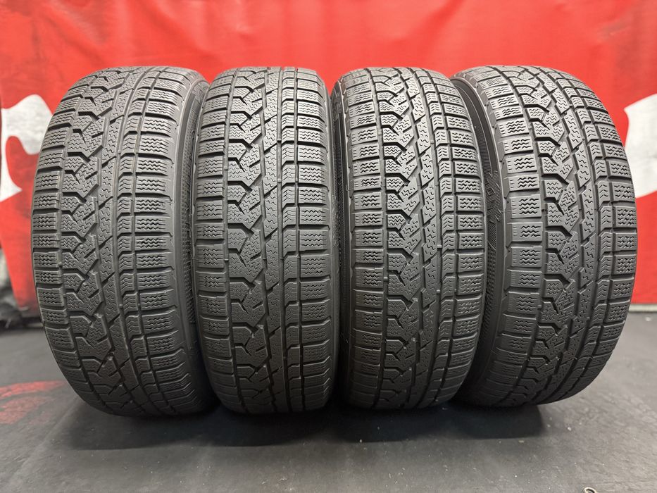 235 60 18, Зимни гуми, Kumho IZenRV, 4 броя