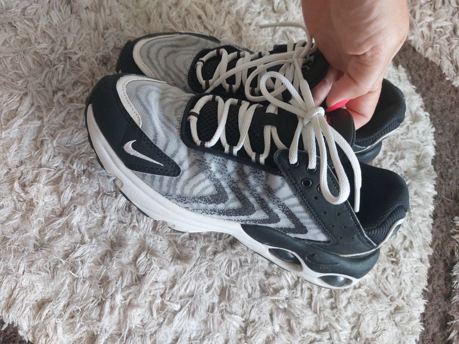 Маратонки Nike air max tw