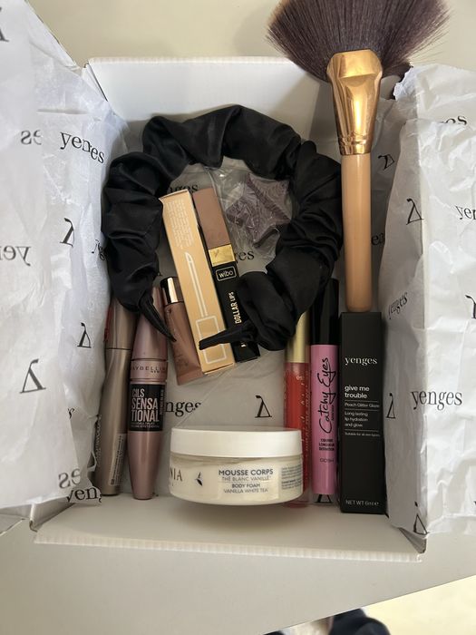 Кутия с различни и нови продукти