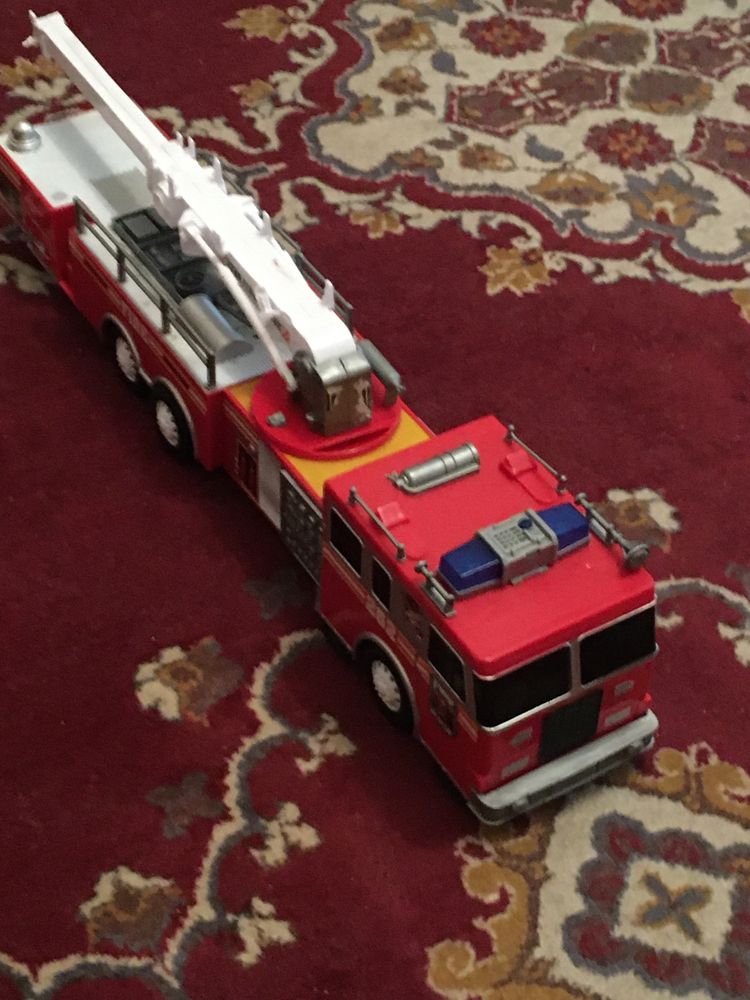 Jucarie masina de pompieri.