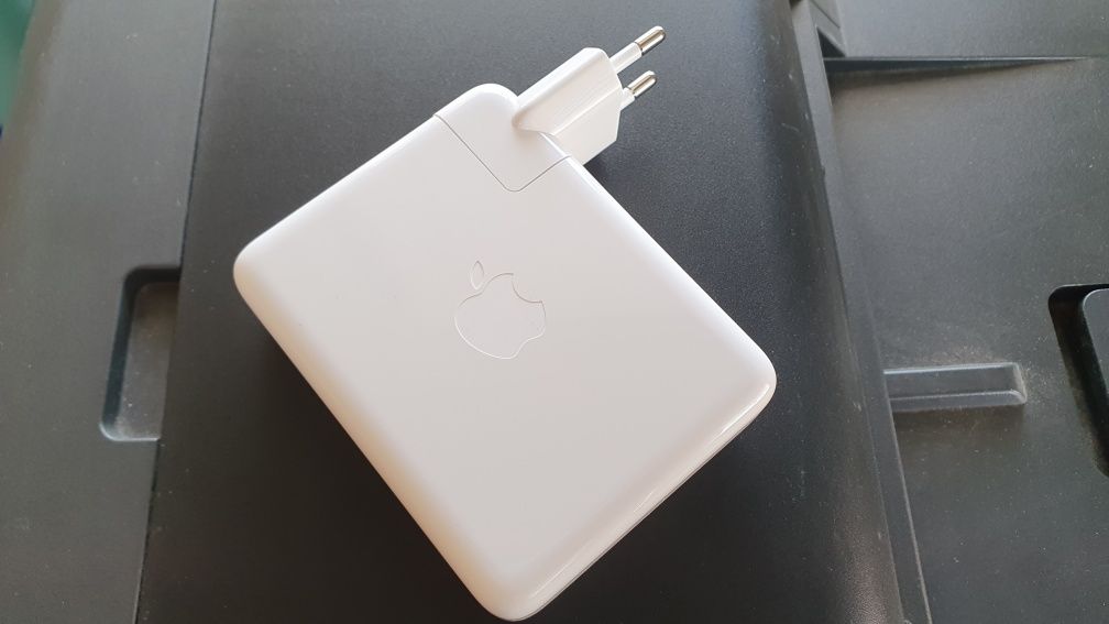 Оригинално Зарядно за MacBook, APPLE 220v Charger USB-C 140w, Бял