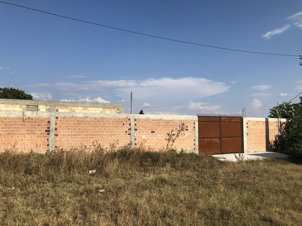 Новострояща зграда
