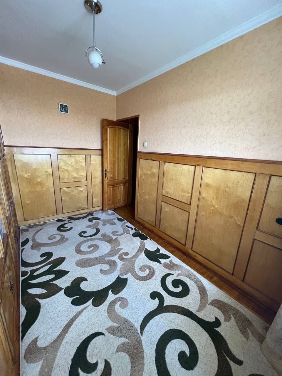 Продаётся своя квартира 77серия.3в4/3/4.Массив Феруза -3.