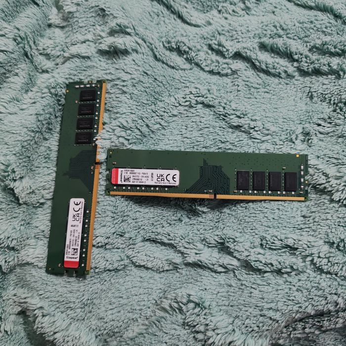 Оперативную память Kingston KVR26N19S8/8, 8 ГБ DDR4 2666 МГц