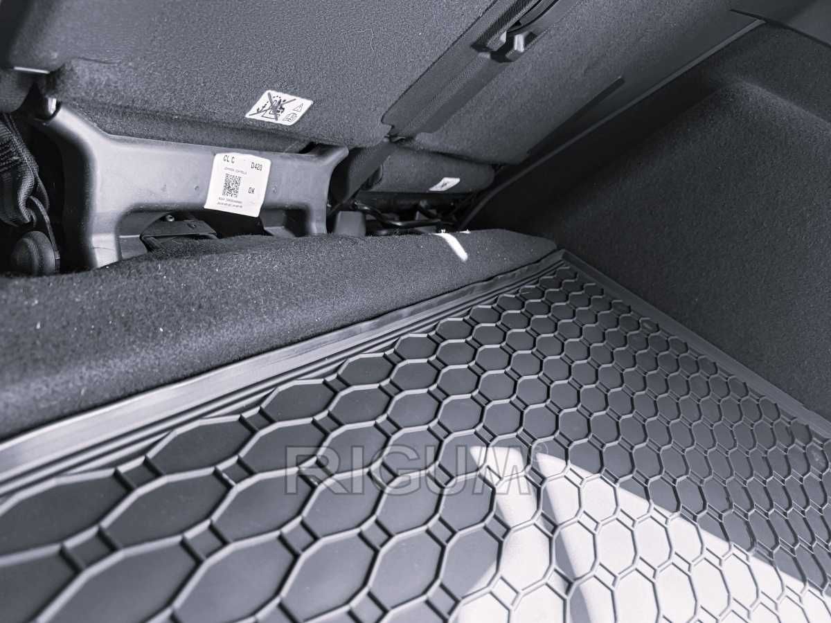 Гумени стелки и багажник FORD C-MAX и Grand C-Max след 2010г.