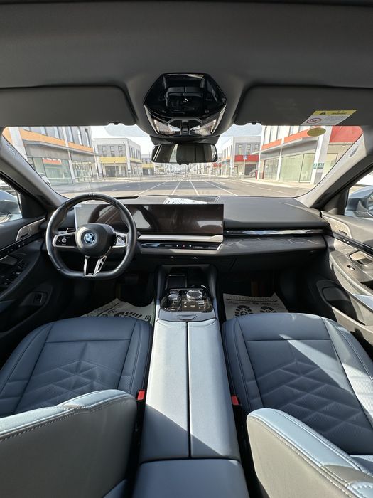 BMW i5 35L eDrive (Dop opsia bilan)