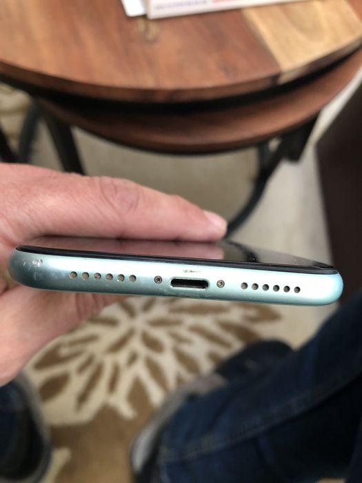 Iphone 11 pentru piese schimb