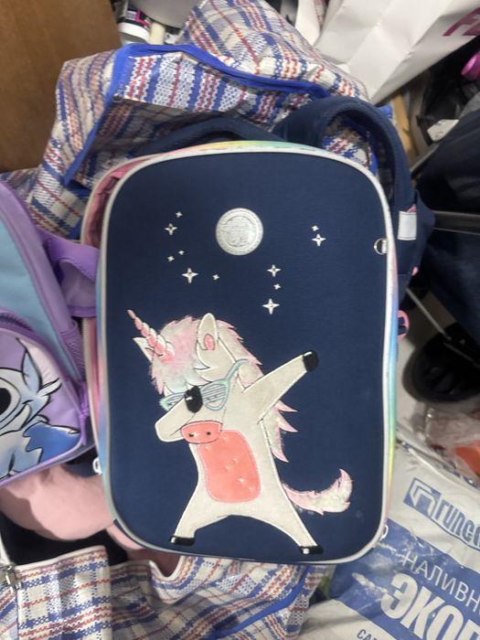 Продам рюкзак детский для 1-3 класса . Фирма гнизли
