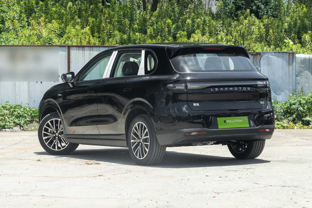 Yangi LEAPMOTOR B10 2025 rasmiy dilerdan