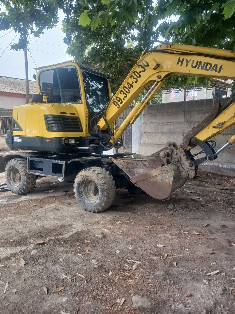 Excavator HYUNNDAI