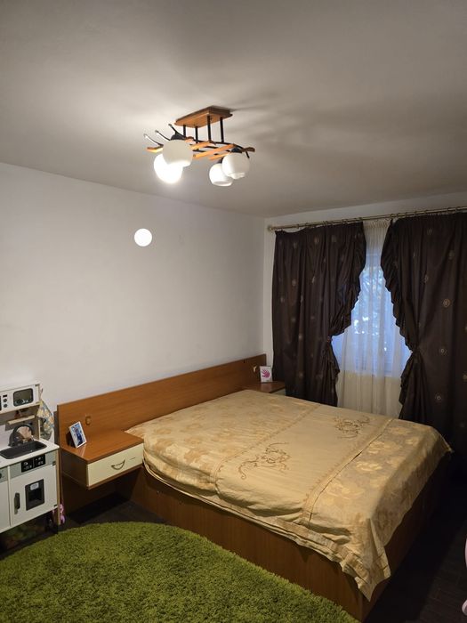 Vand apartament 3 camere zona Palat De Justitie