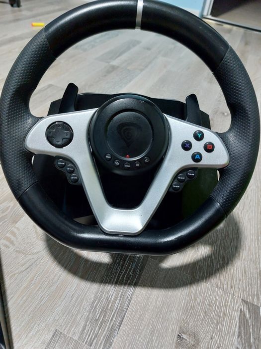 Volan  și pedale gaming