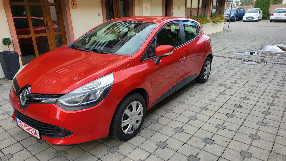 Renault Clio VANZARI in RATE Renault Clio benzina