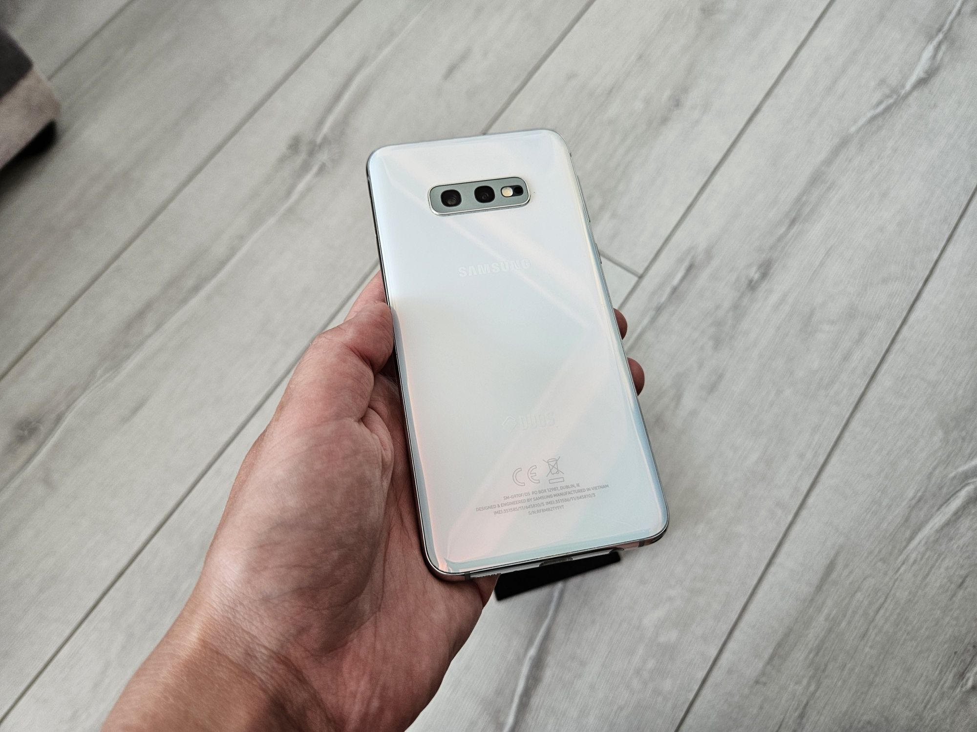 Samsung Galaxy S10e Prism white,Dual sim,128 GB + 15 бр. кейсове