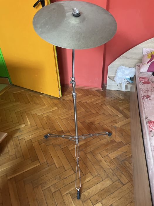 Барабани може и на части