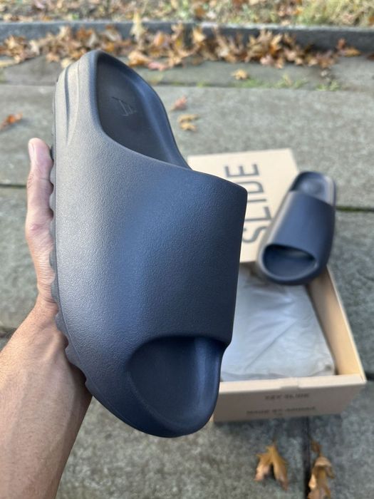 Yeezy Slides Onyx (46)