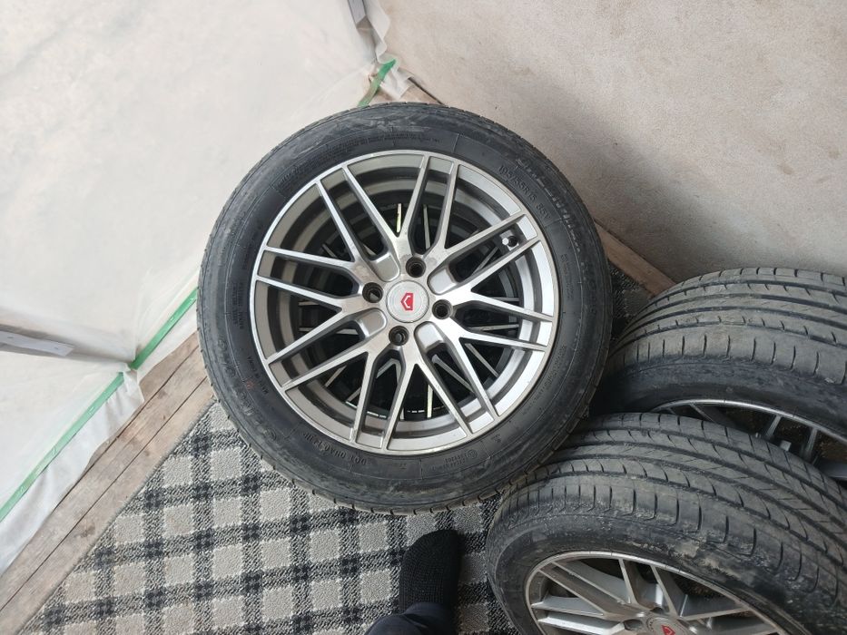 Диска срочна сотилади 15 лик