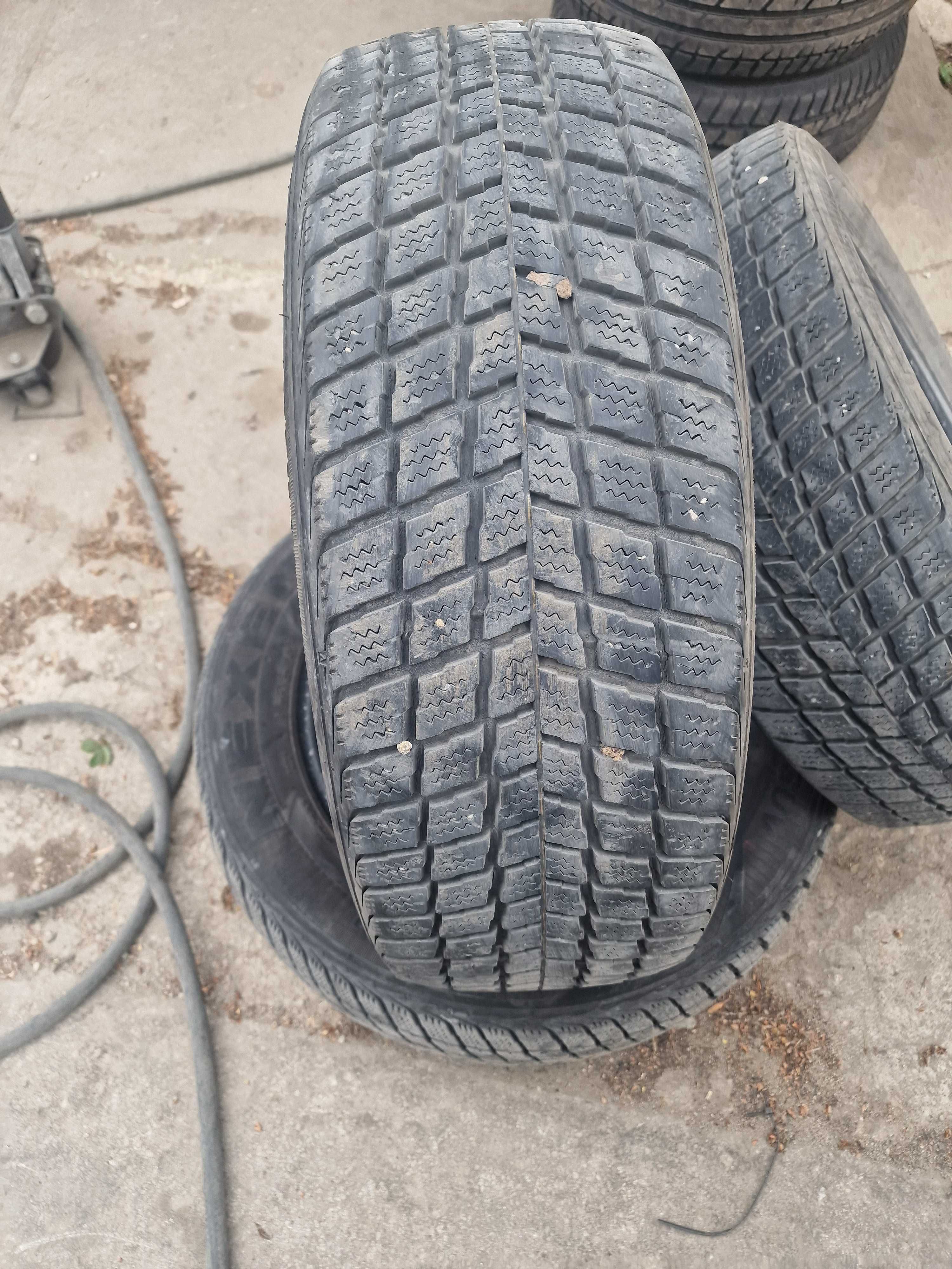 Зимни гуми Nexen за джип 225х60 r17