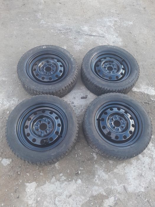 Продам комплект зимних колёс на 14