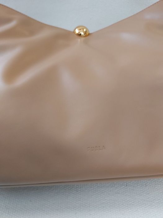 Най-добрите цени за годината!Голяма чанта Furla Grigio Sfera