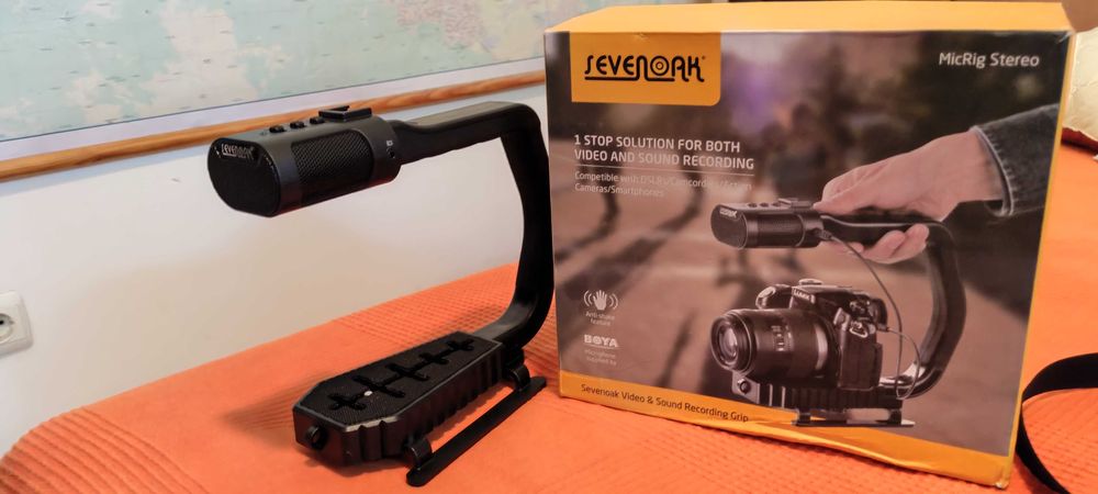 Panasonic FZ1000+стерео микрофон и светкавица,две чанти,филтър,карта..