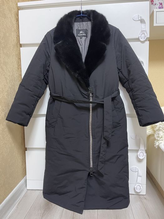 Куртка/плащ/пальто зимняя с норковым воротником верблюжка