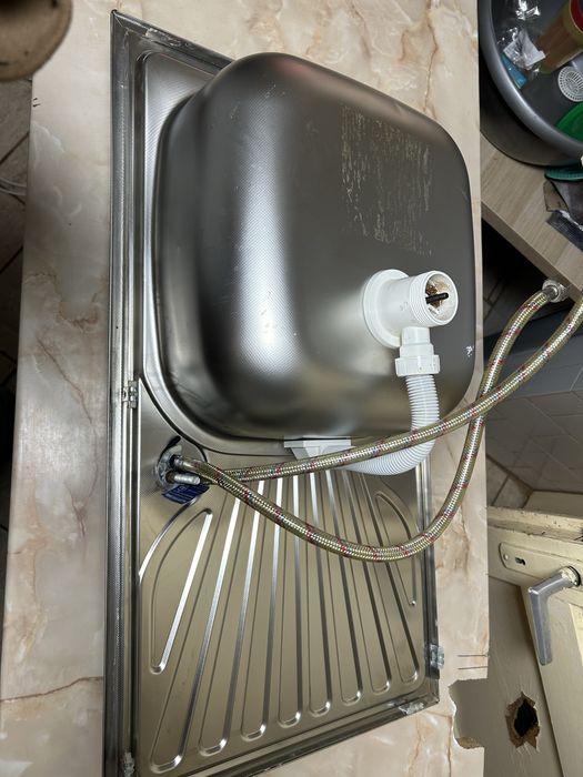 Chiuvetă Bucătă pe Stânga + Baterie