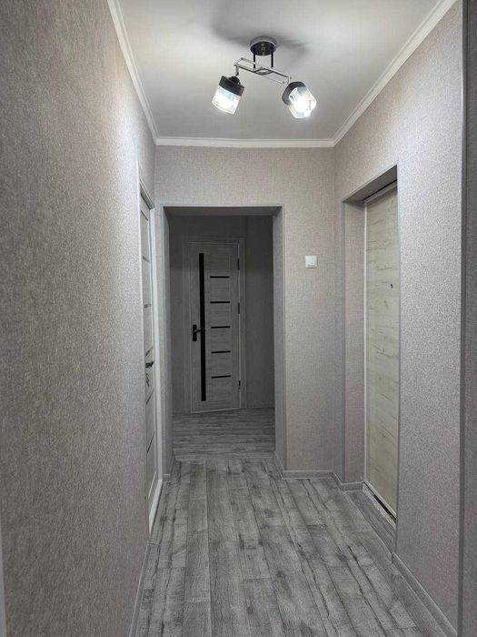 Срочно! 2/5/5 массив Авиагородок. 40м2. Балкон 1,2/3. Новый ремонт!