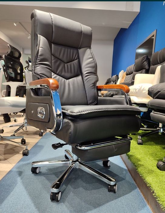 Офисное кресло для руководителя А808