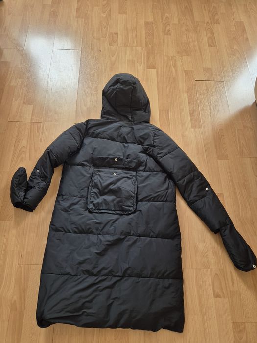 Куртка осень-зима с вставными варежками и задним карманом