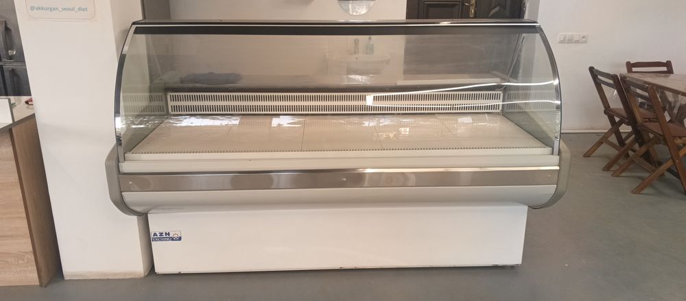 Витрина холодильник