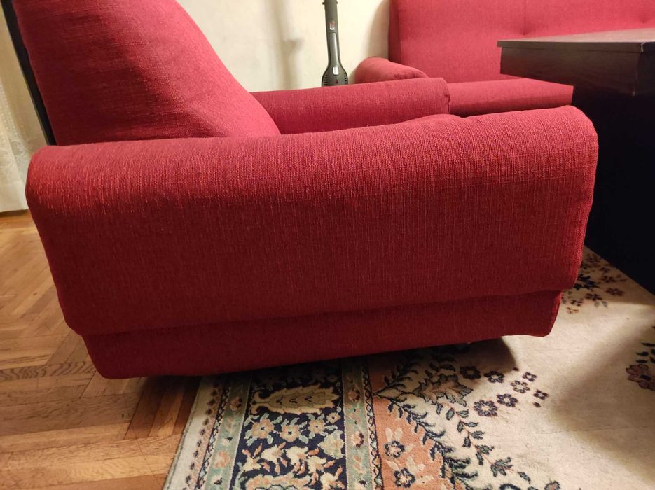 Холна гарнитура със секция и холна маса