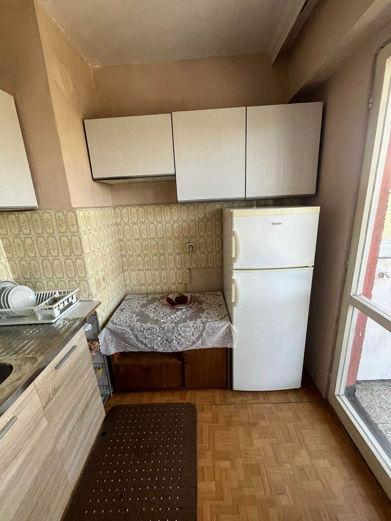 Дава се под наем Двустаен апартамент в Бургас, Славейков - 65 кв.м за 225 € - Снимка #4