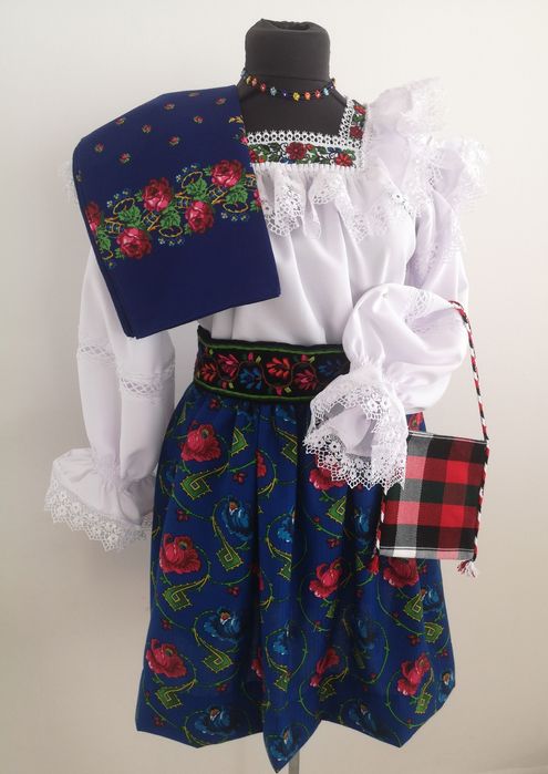 Costum popular complet pentru doamne de Maramures