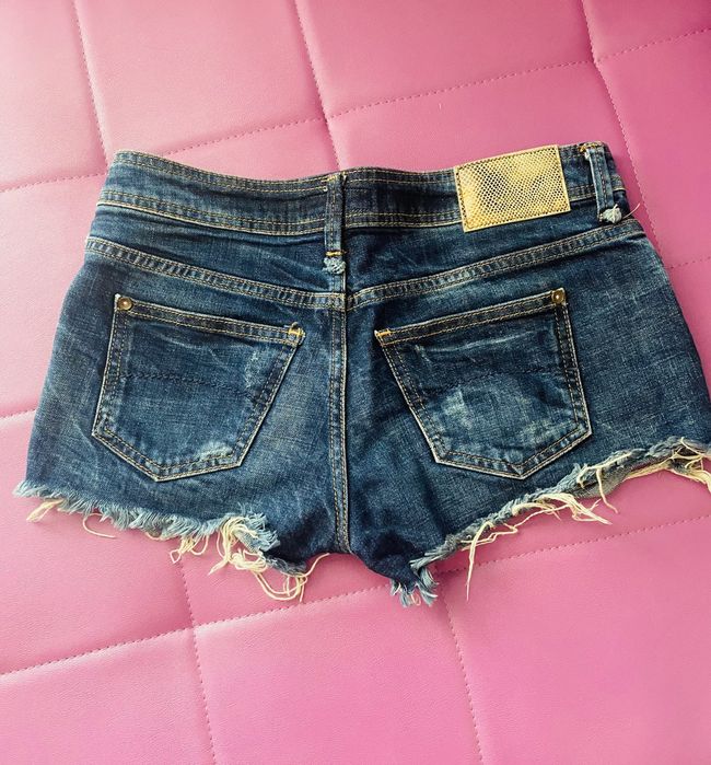 Pantaloni scurti de blugi, BERSHKA, marimea 34