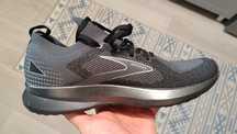 Adidasi Brooks 44.5 noi