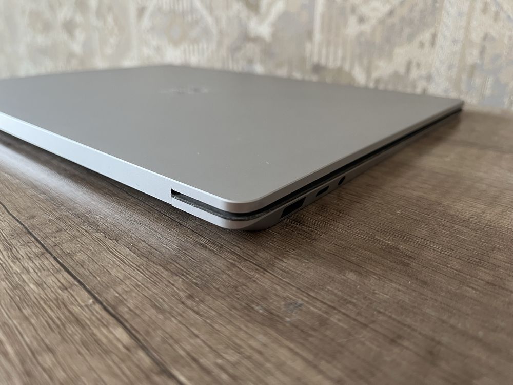 Surface laptop 3 с процессором i7 16ram 256 ssd alcantara 240-350