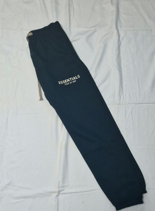 Pantaloni Essentials