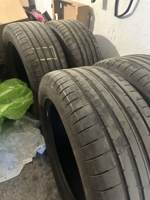Dunlop Sport Maxx RT2 255/55/18