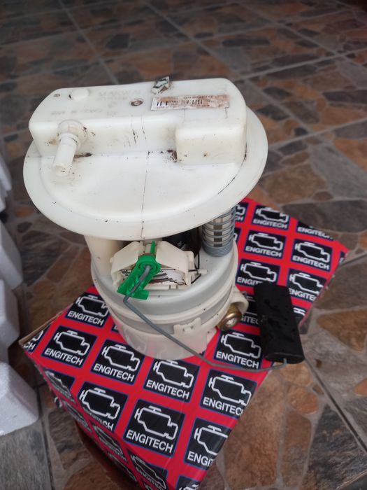 Vand pompa benzina logan