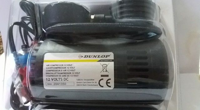 Dunlop мобилен въздушен компресор 12 V, немски, внос от Германия.