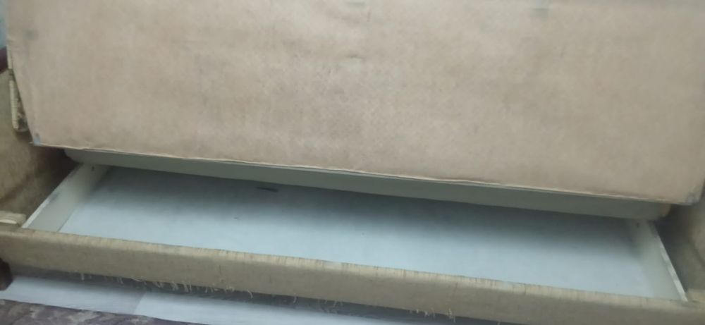 Продаётся диван.