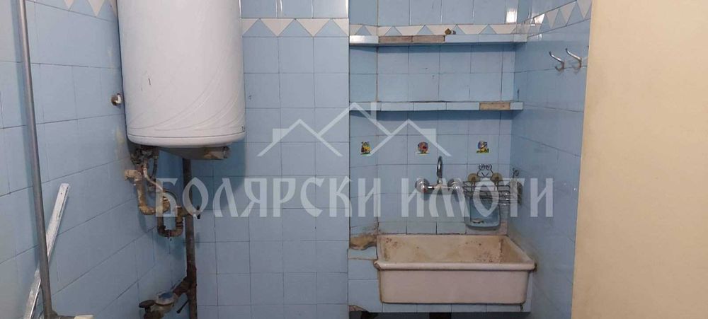 Продава се Четиристаен апартамент в Велико Търново, Център - 122 кв.м за 1107 €/кв.м - Снимка #8