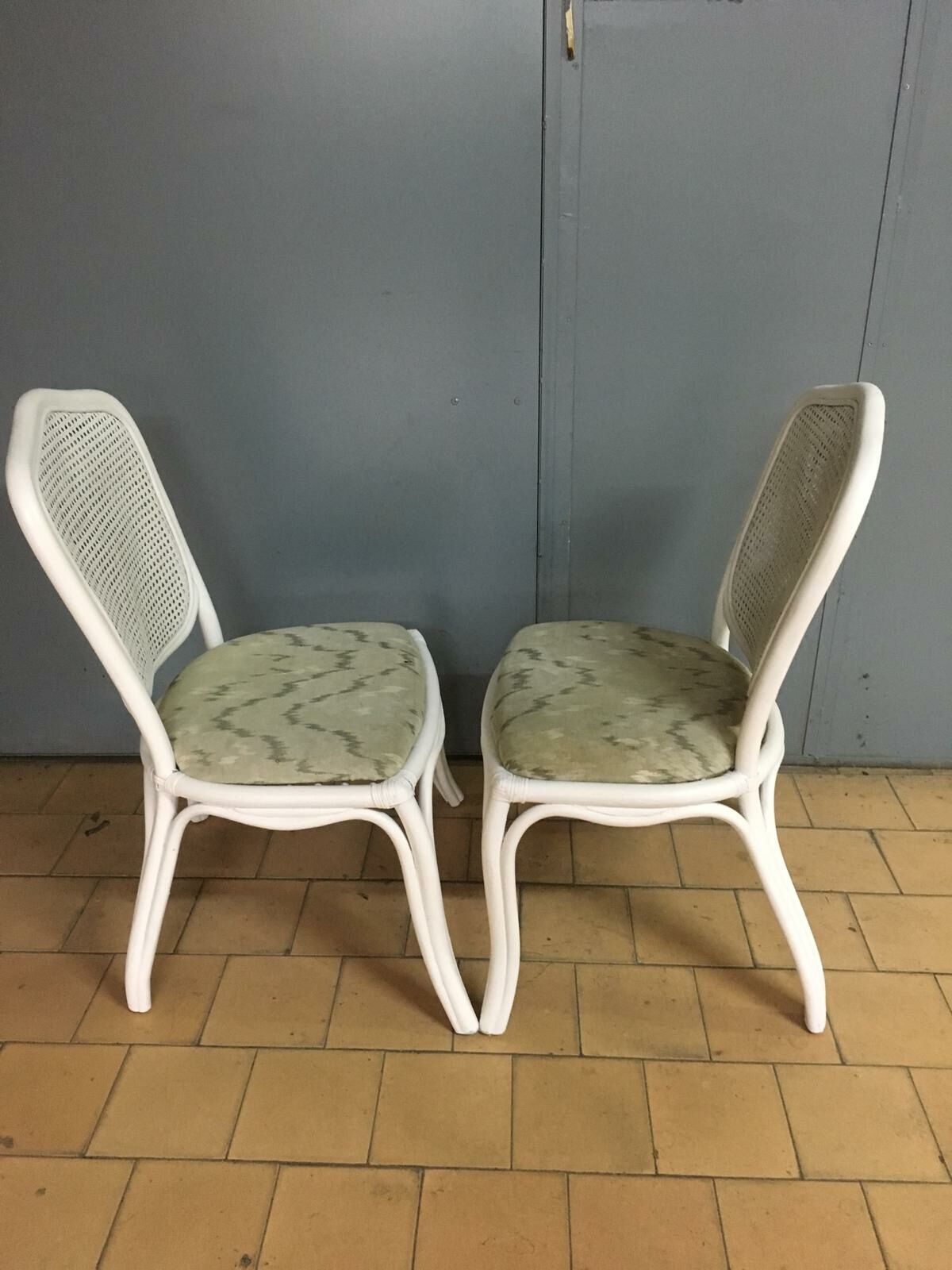 Два стола от естествен ратан