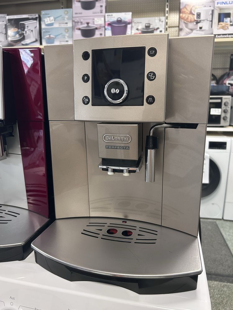 Каферобот - Кафеавтомат  DELONGHI  PERFECTA