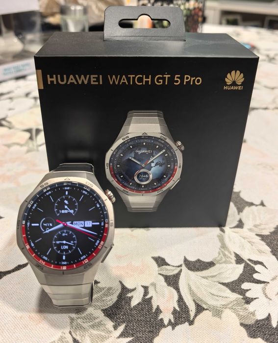Часовник Huawei GT5 PRO