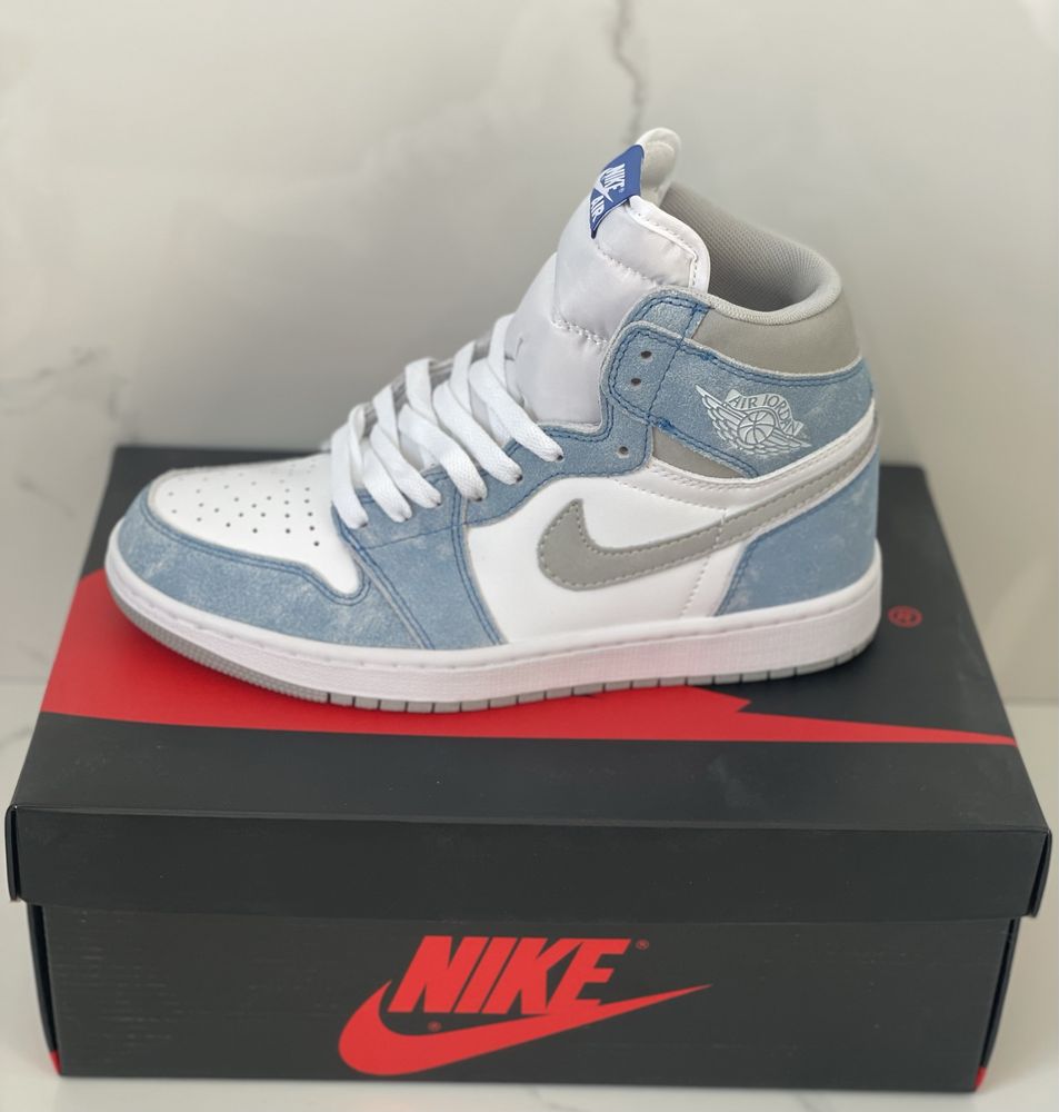 Air Jordan 1 Retro High Hyper Royal Smoke Grey Blue