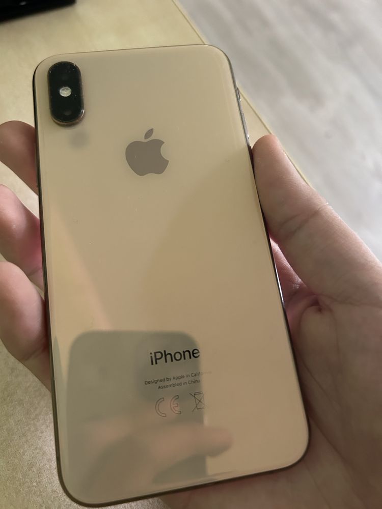 Продавам iPhone XS 64gb
