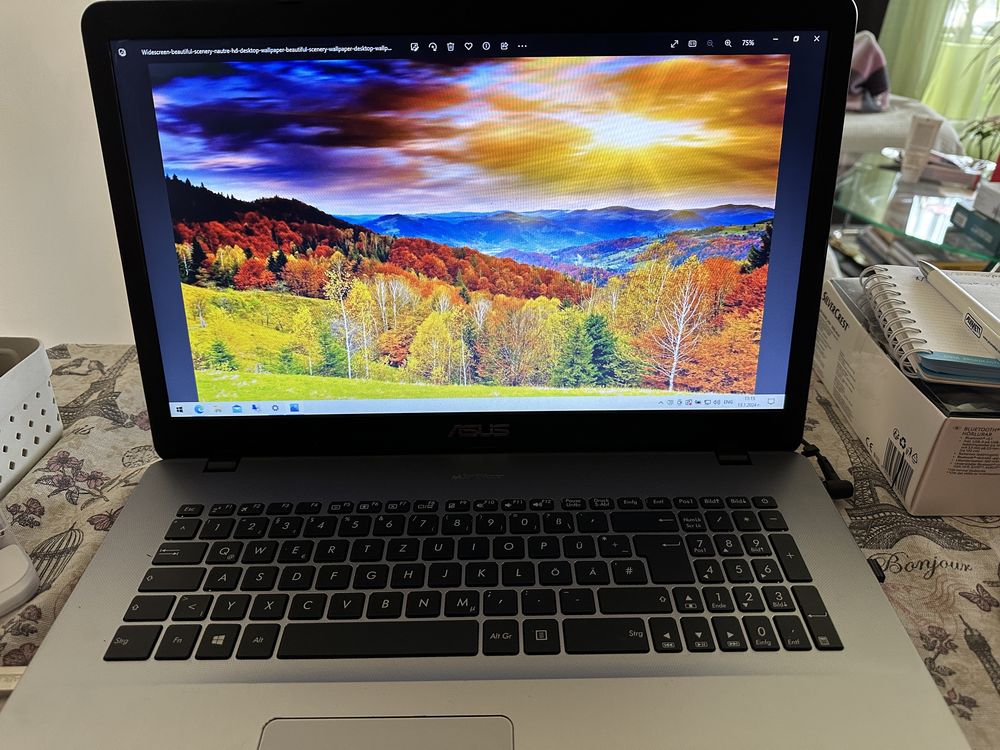 Лаптоп Asus F705Q 17.3” AMD Quad core, 2019та година